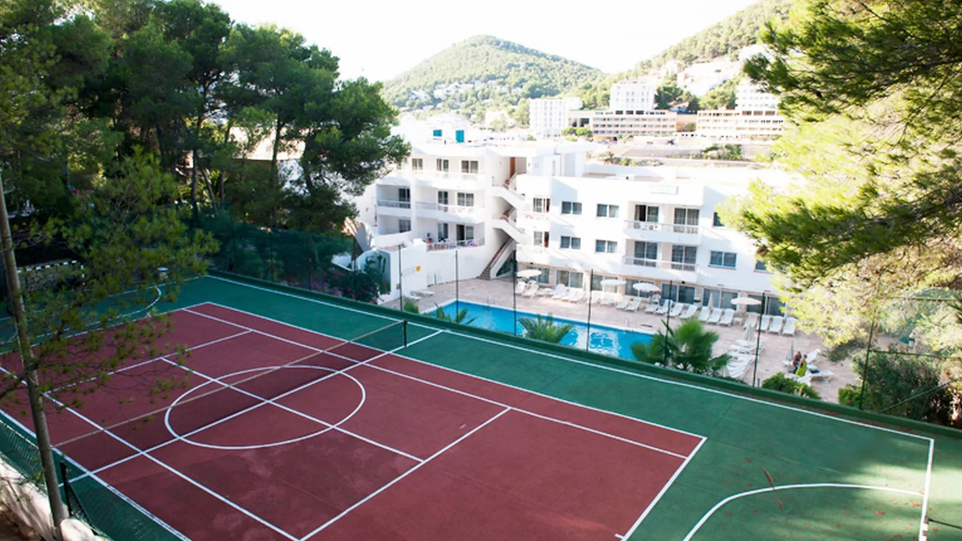 Hotel El Pinar Cala Llonga  Aparthotel Cala Llonga (Ibiza)
