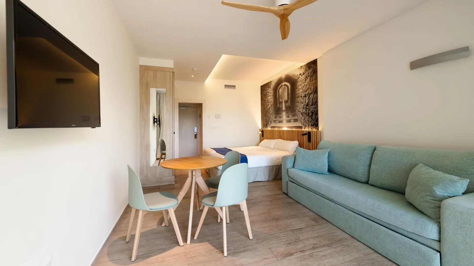 Hotel El Pinar Cala Llonga  Spain