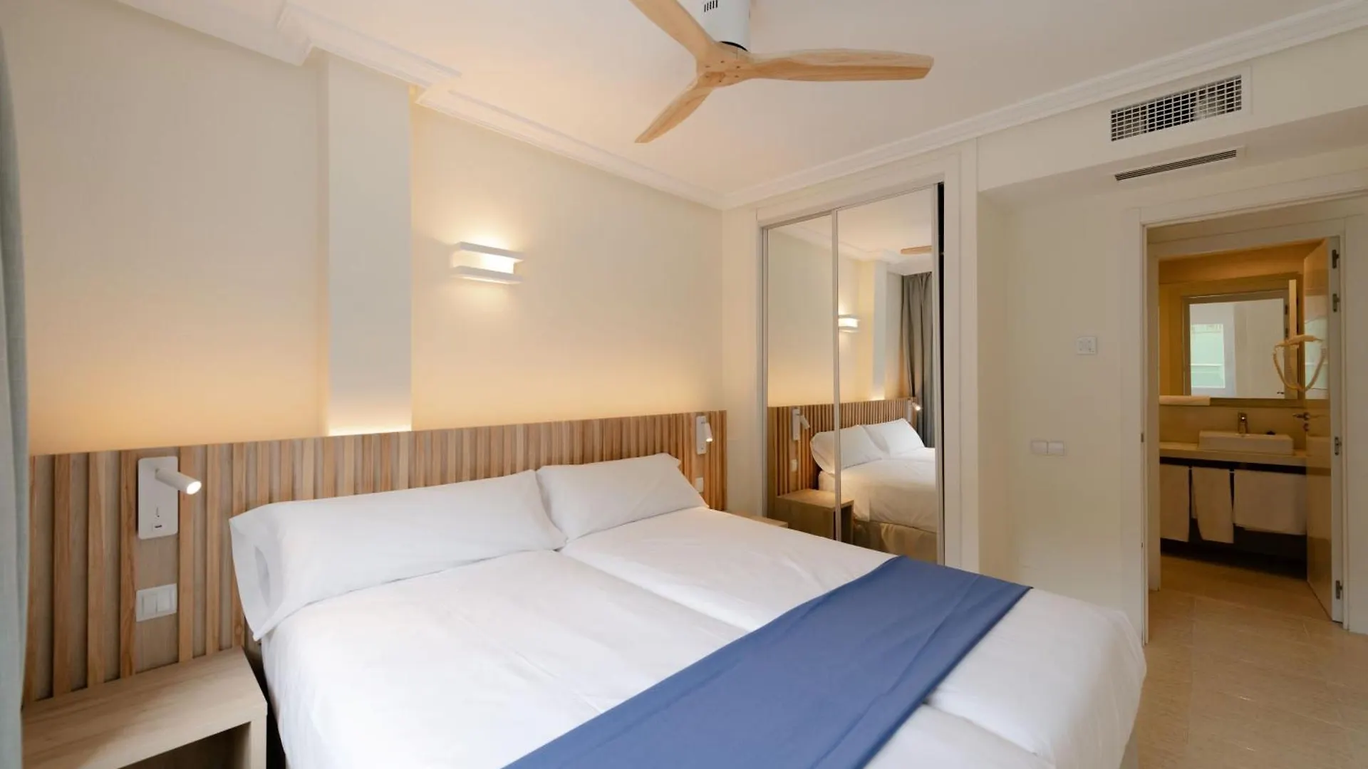 *** Aparthotel Hotel El Pinar Cala Llonga  Spain