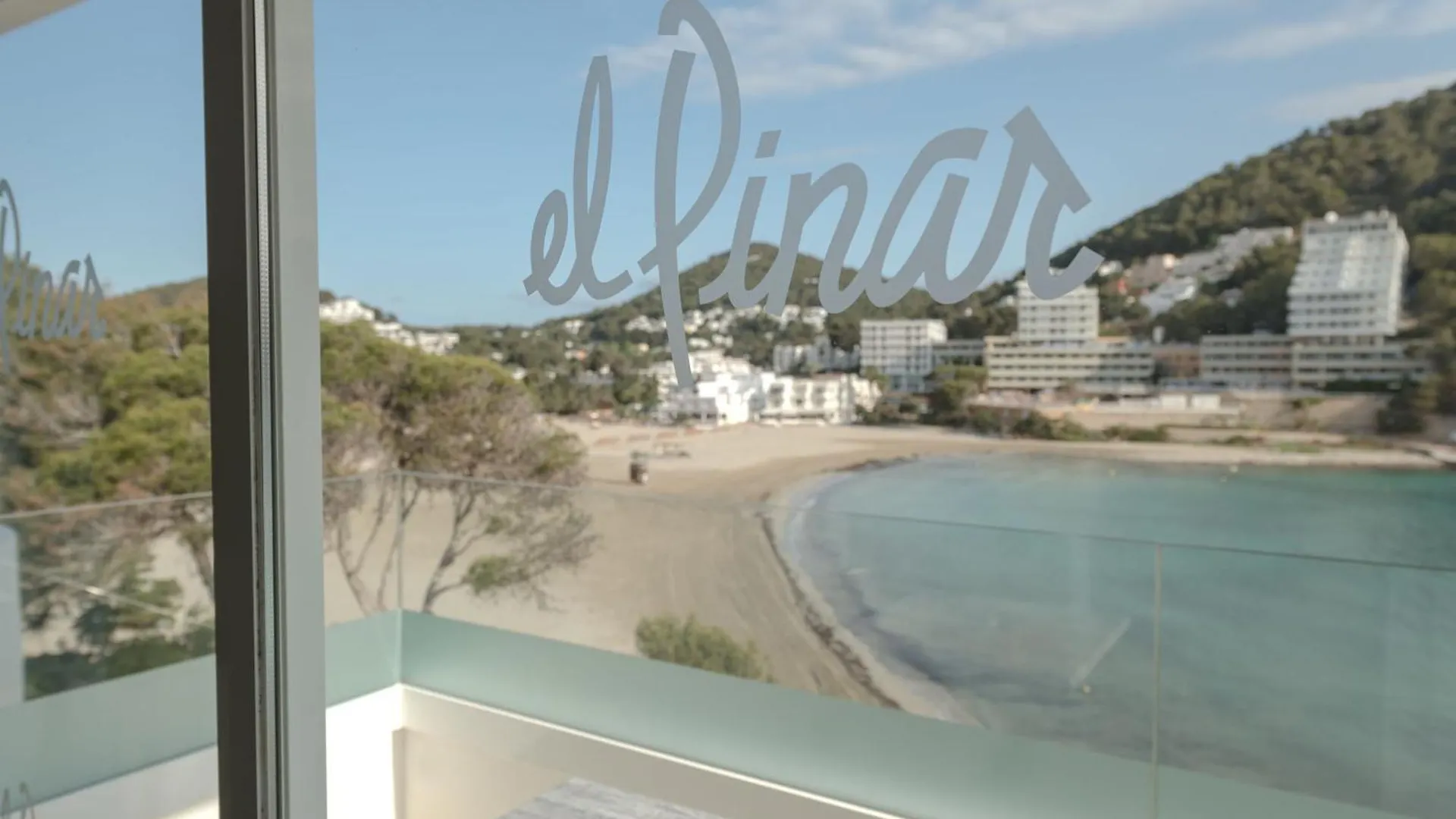 Hotel El Pinar Cala Llonga  Aparthotel