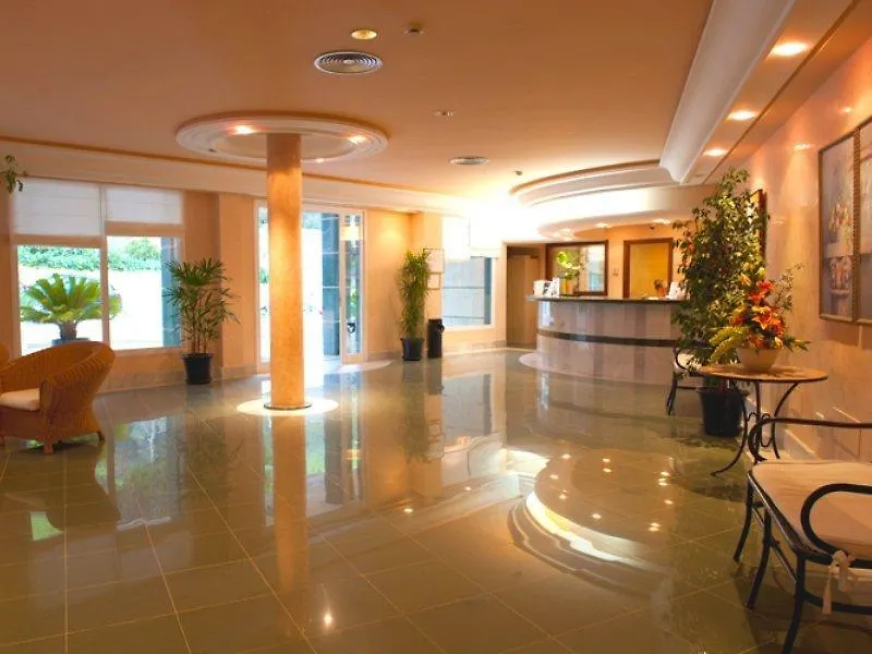 Hotel El Pinar Cala Llonga  Aparthotel